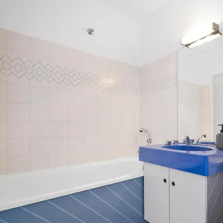 La Plage Cosy 2p Vue Mer & Montagne, Ac, Piscine, Plage * Roquebrune-Cap-Martin